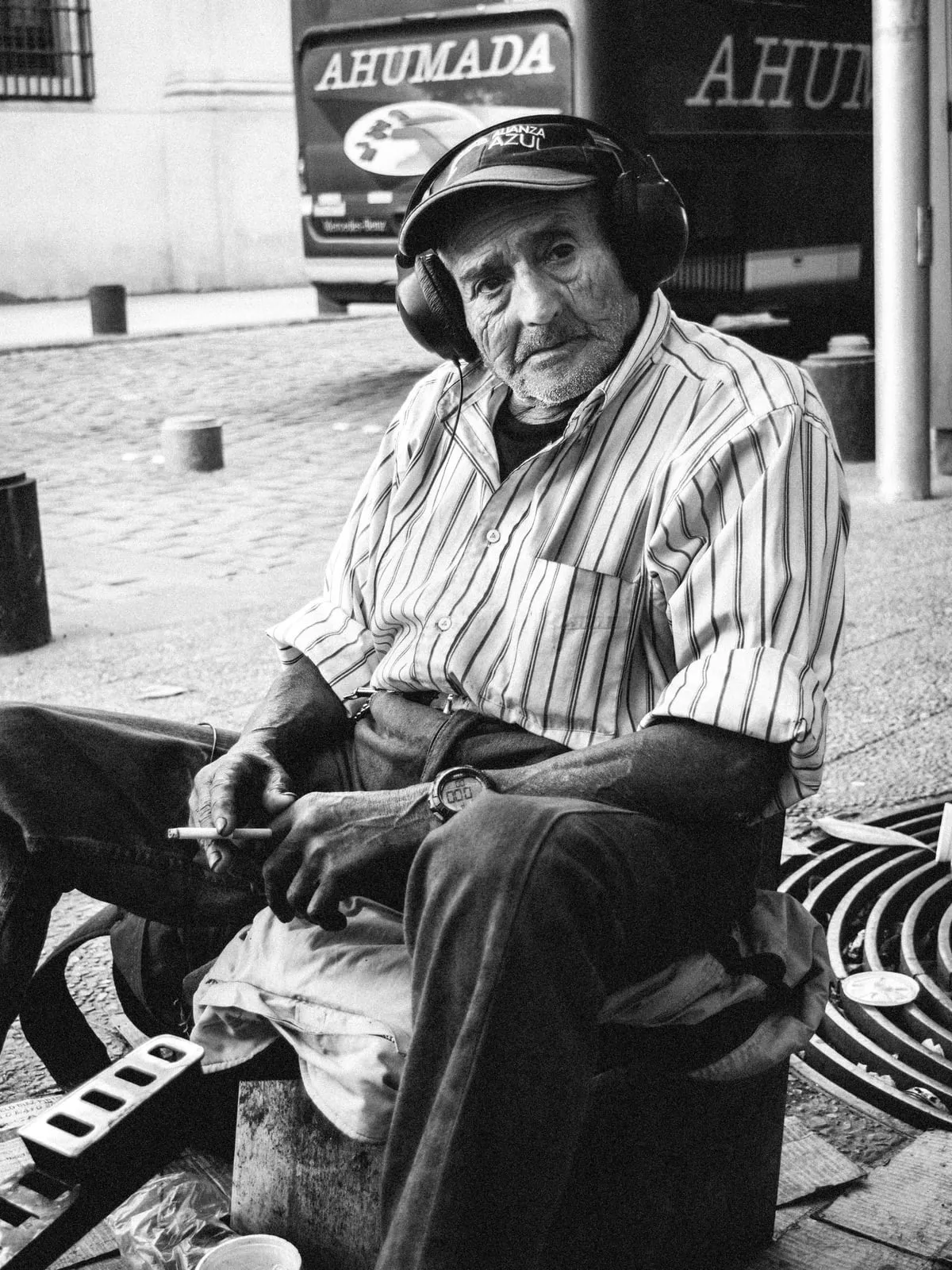 Vendedor afuera de La Moneda